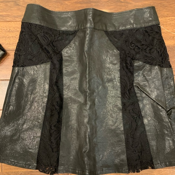 Gorgeous leather skirt - Picture 2 of 3